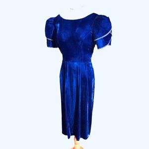 Vintage 80’s Neo-40’s Blue Velvet Dress by Lanz Sz 6